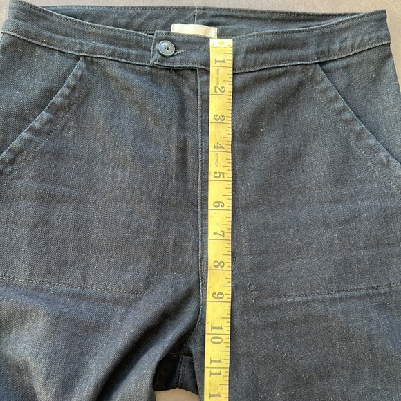 Dark soft denim. Straight leg, front pockets, no back pockets, no belt loops. - Picture 4 of 10